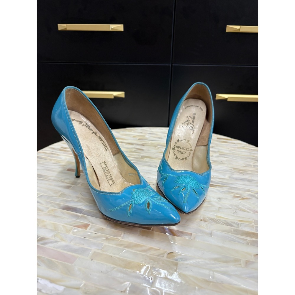 Vintage Spiegel Turquoise Blue Patent Leather Embroidered Stiletto Pumps 6